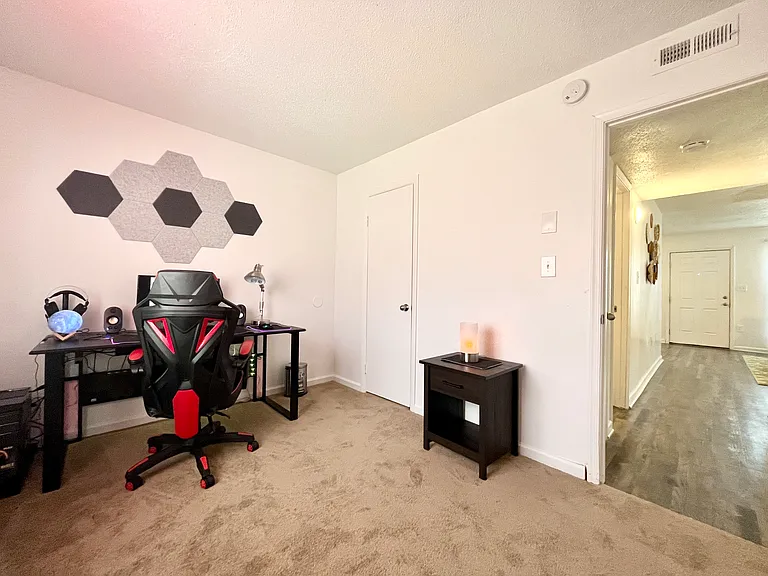 2 BR- Traditional