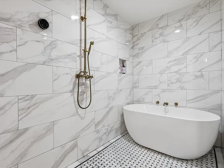 14840 Knollview Dr — Photo 35