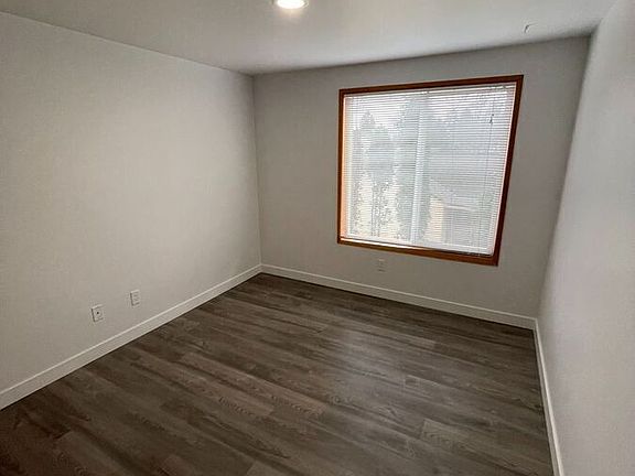 5th image of 11716 Greenwood Ave N APT 201