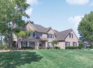6N454 E Ridgewood Dr, Saint Charles, IL 60175