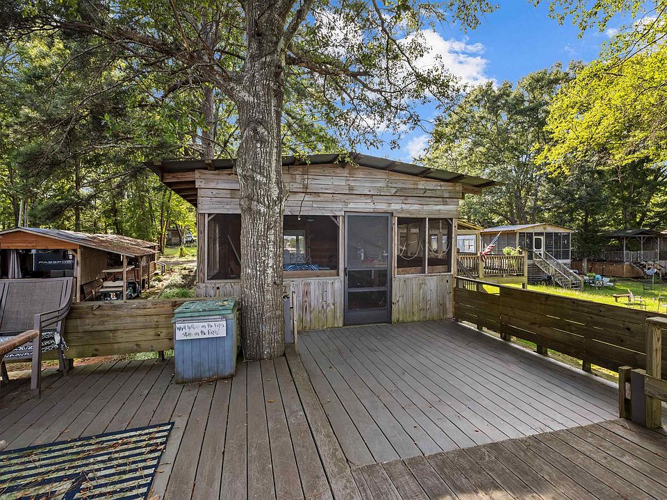 25th image of 135 Canary Cir
