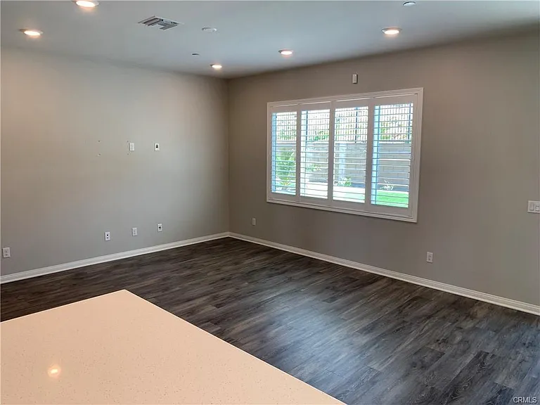 27450 Tyrrhenian Dr — Photo 11