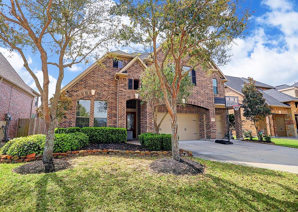 1st image of 27415 Rosewood Valley Dr