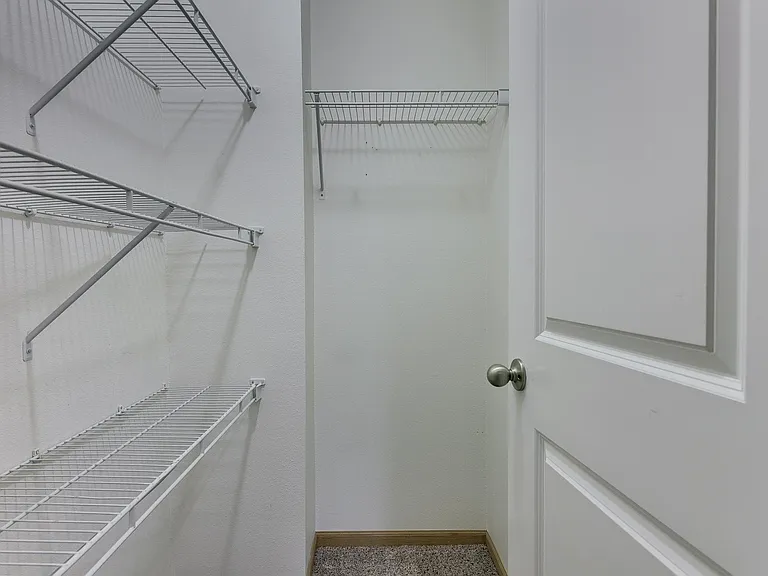 6758 S 181st Ct — Photo 23