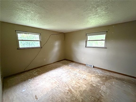 5th image of 631 Wellington Dr