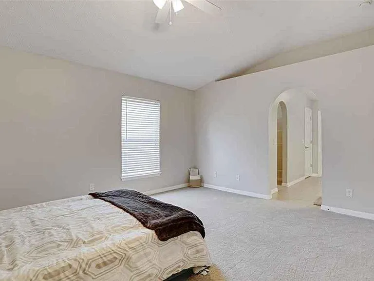 25002 Hyde Park Blvd — Photo 8