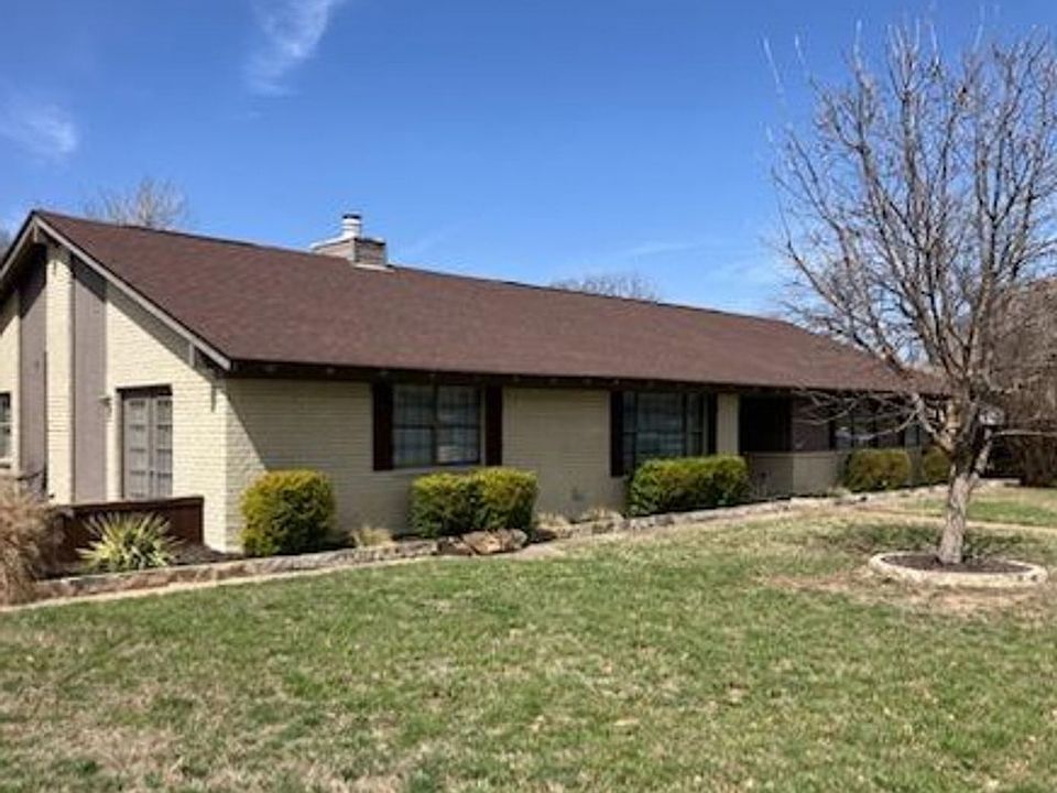 1st image of 7917 Londonderry Dr