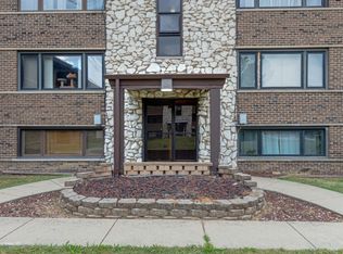 6806 Lode Dr #1B, Worth, IL 60482