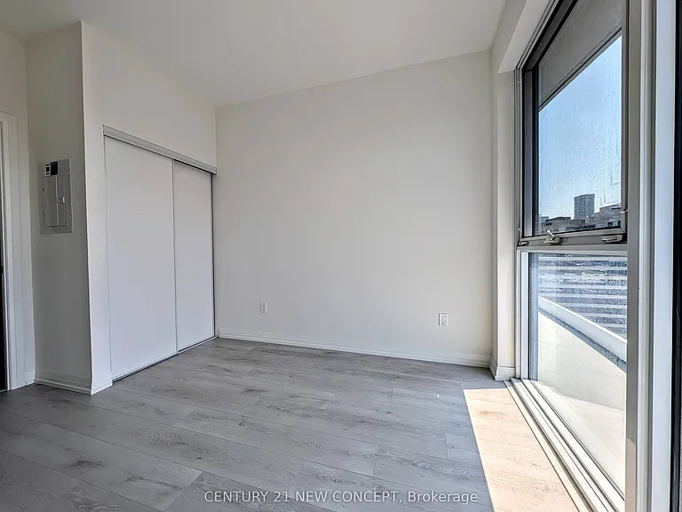 280 Dundas St W #2107 — Photo 4
