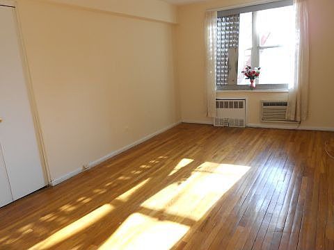 3rd image of 2335 Bell Blvd APT 2J