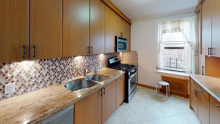 Rented by Metro Garden Realty NYC | media 24