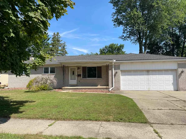 32230 Pierce Ave, Garden City, MI 48135