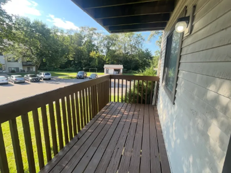 Fox Grove Apartments — Photo 25