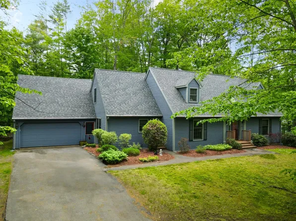 39 Robertson Dr, Gilford, NH 03249