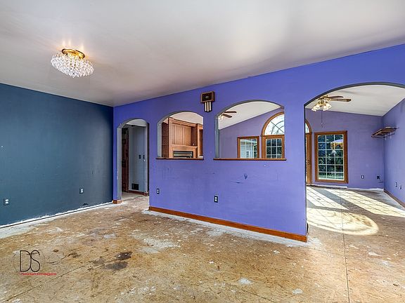 3rd image of 726 Orange Ave