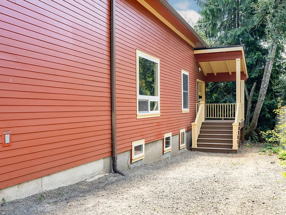 West entrance to porch