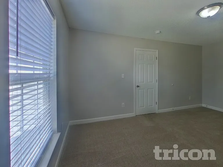 4940 Hopewood Ln — Photo 10
