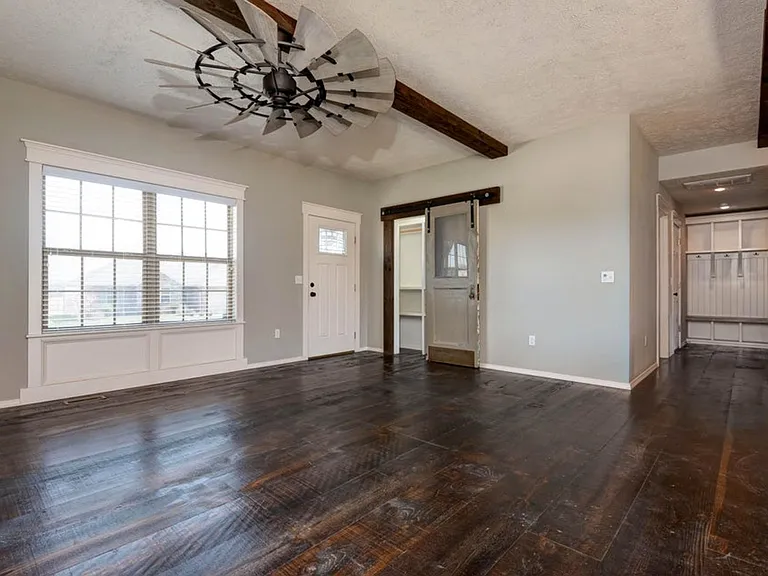 1451 N Opportunity Ave — Photo 2