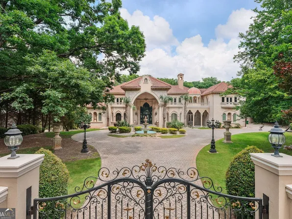 4561 Northside Dr NW, Sandy Springs, GA 30327