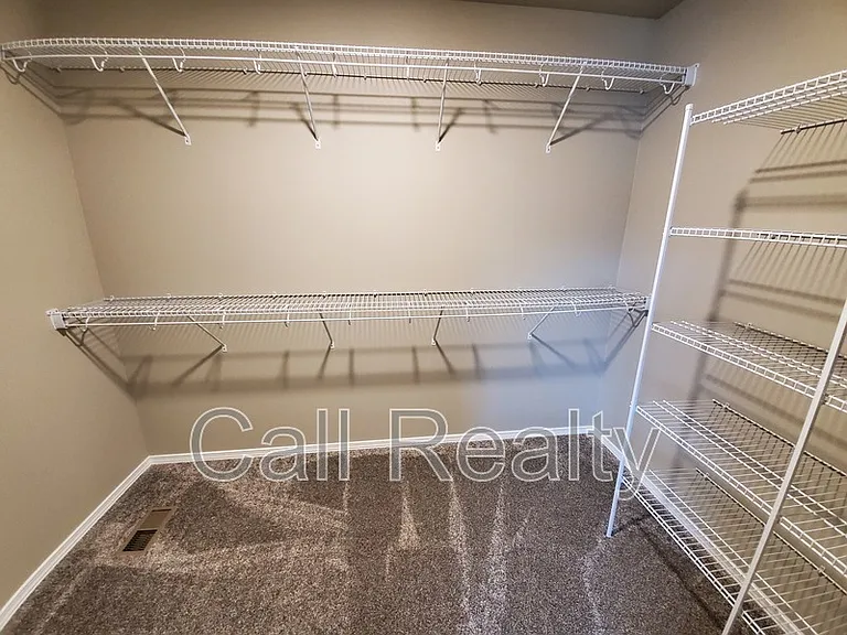 18208 E Selkirk Estates Rd — Photo 9