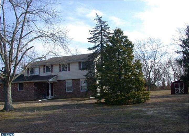 2nd image of 1353 Utopia Ln