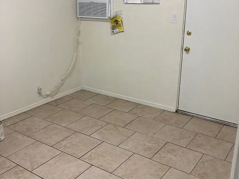 7061 Fillmore Dr — Photo 3