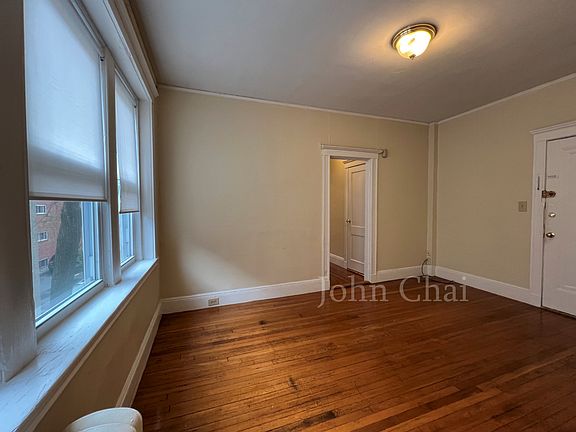5th image of 64 Woodstock Ave APT 8