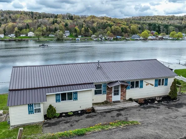 365 Lakeview Blvd, Delevan, NY 14042