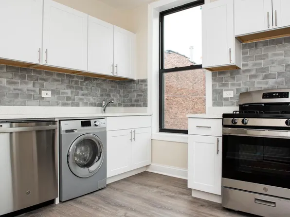 2909 N Mildred Ave, Chicago, IL