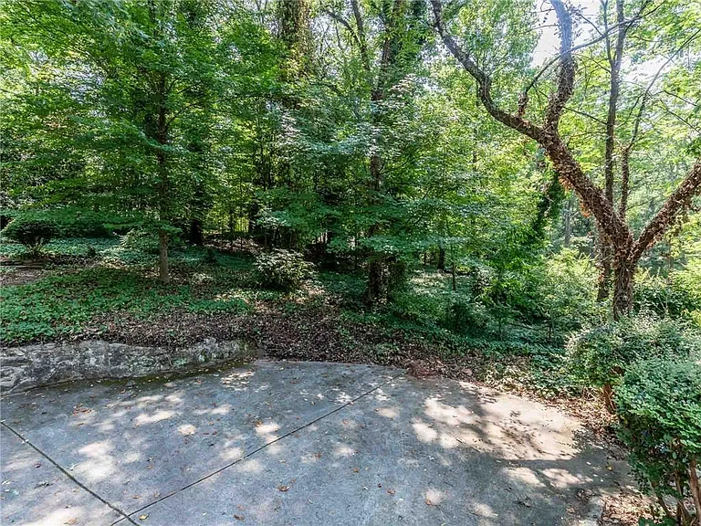 1681 E Clifton Rd NE — Photo 44