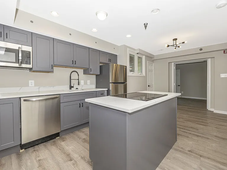 205 N Market St — Photo 19