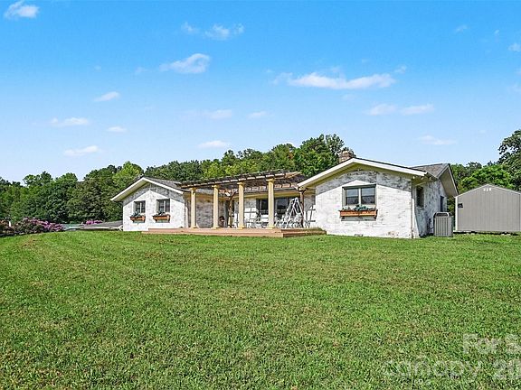 2nd image of 184 Hawkins Holler Dr