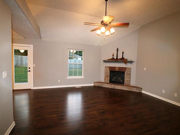 3rd image of 307 N Cedarwood Ave
