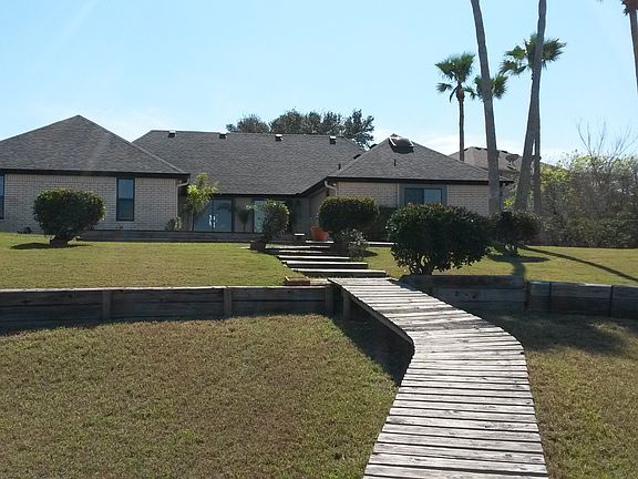 4th image of 1002 Harbor Village Dr