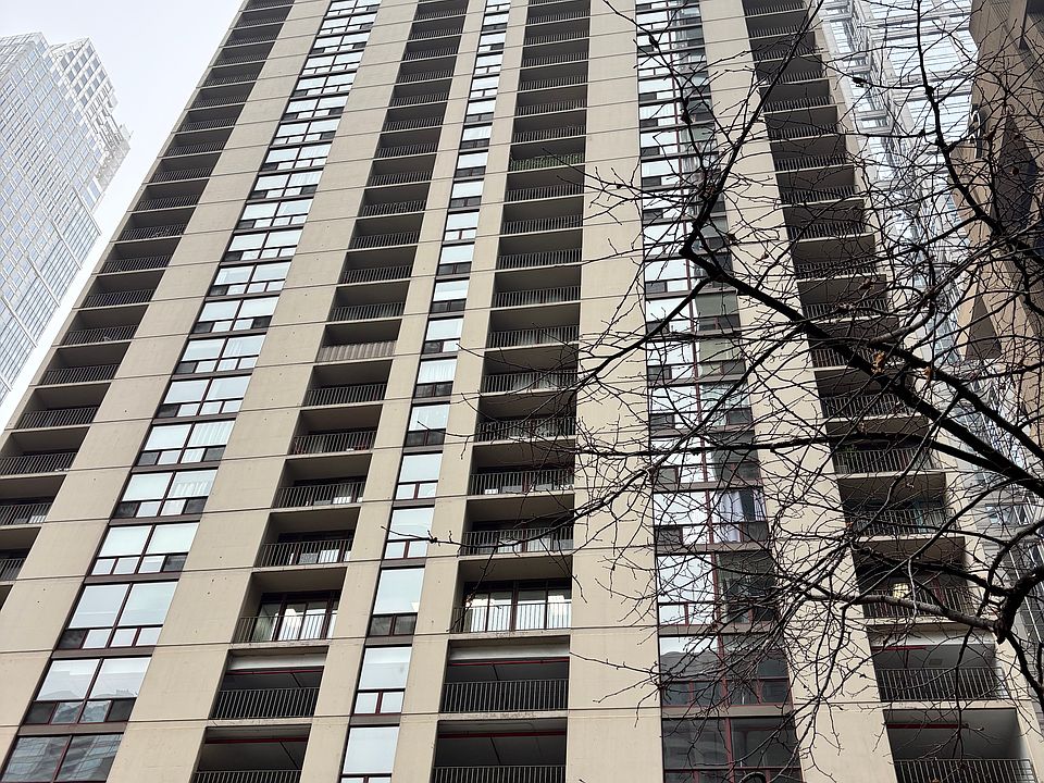 1st image of 200 N Dearborn St Unit 1104