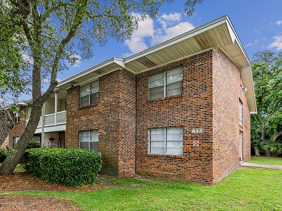 3rd image of 613 Colonial Dr APT 6