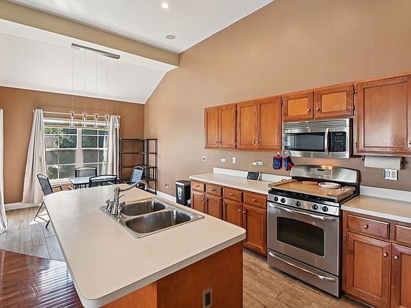 3rd image of 16741 Hazelwood Dr