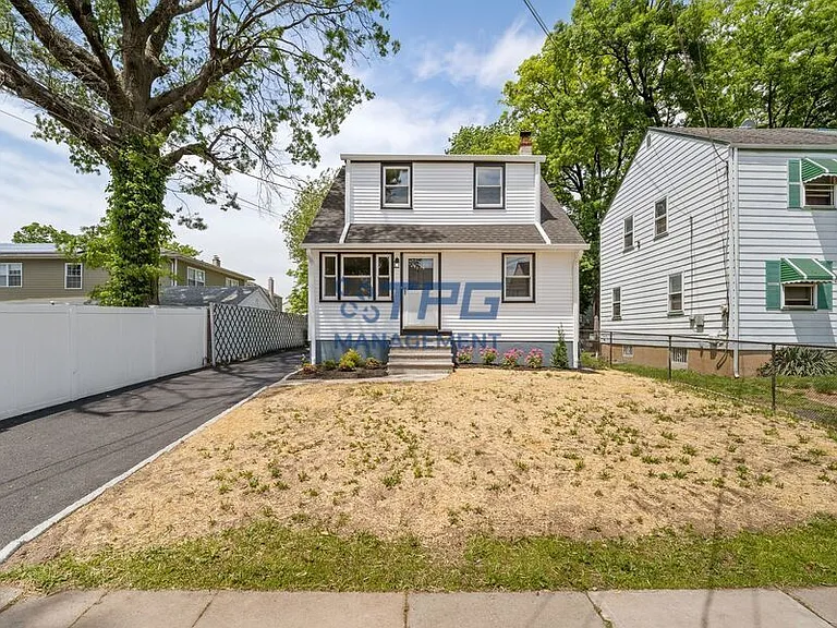 813 Union St — Photo 1