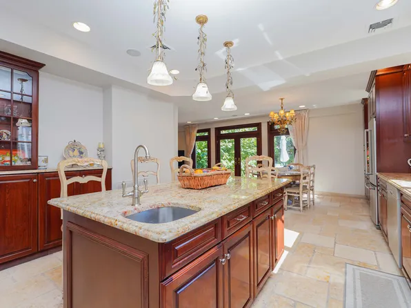 2233 East 72nd Street image 12 of 38