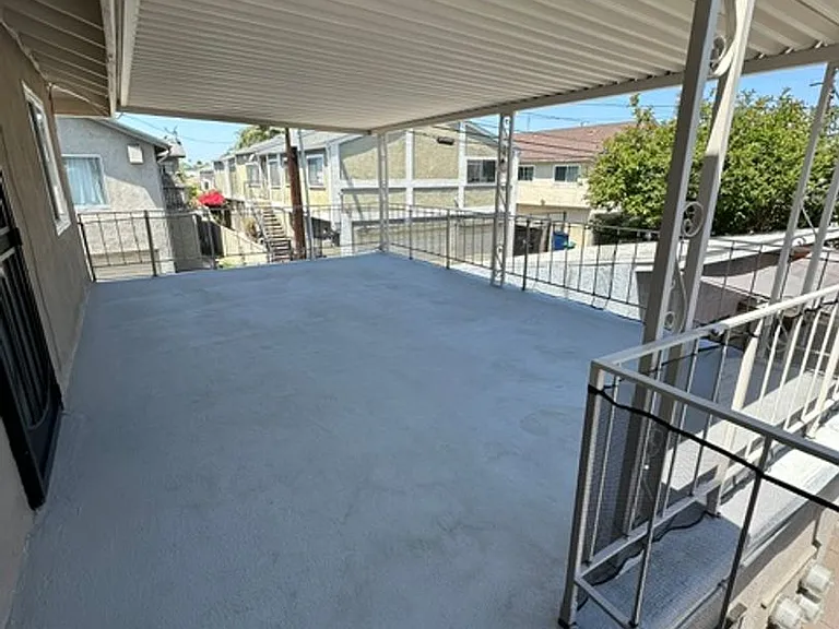 405 S Kroeger St — Photo 45