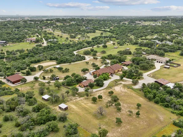 319 Verna Trl N, Fort Worth, TX 76108