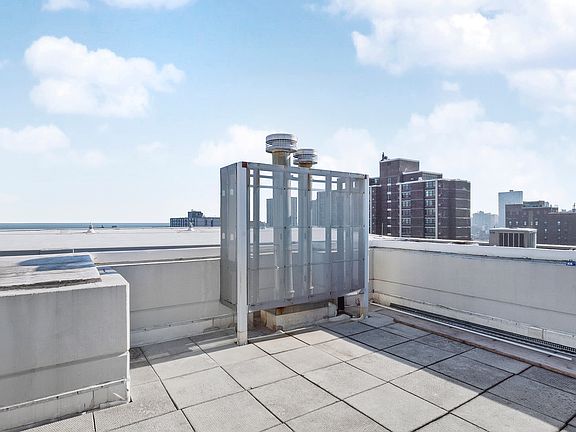 5th image of 1000 W Leland Ave APT 5F