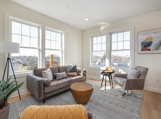 55 Monk St APT 3C, Stoughton, MA 02072