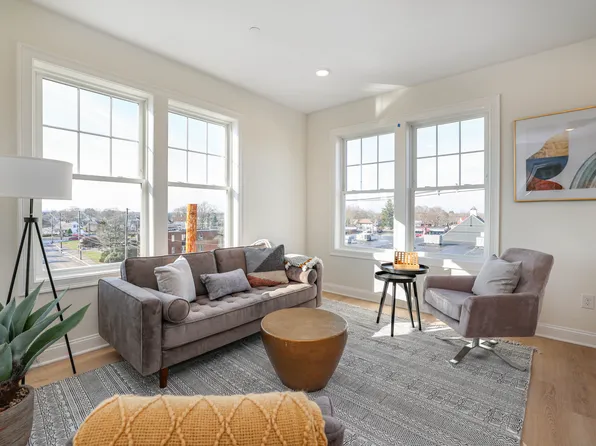 55 Monk St, 55 Monk St #2C, Stoughton, MA 02072