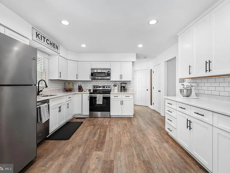 6 Roseville Ct — Photo 11