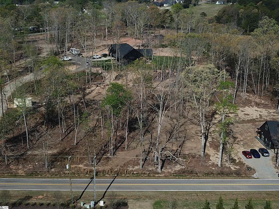 1st image of 402 Fowler Rd