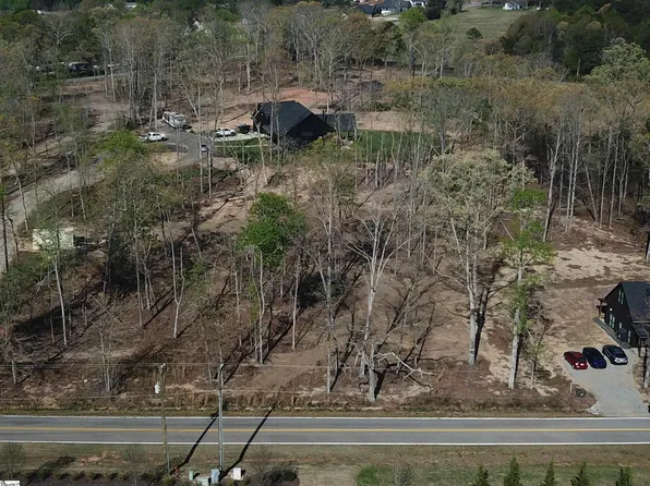 402 Fowler Rd, Campobello, SC 29322