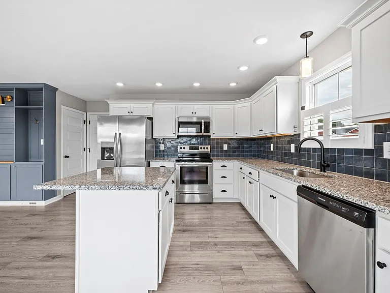 133 Tomahawk Pointe — Photo 14
