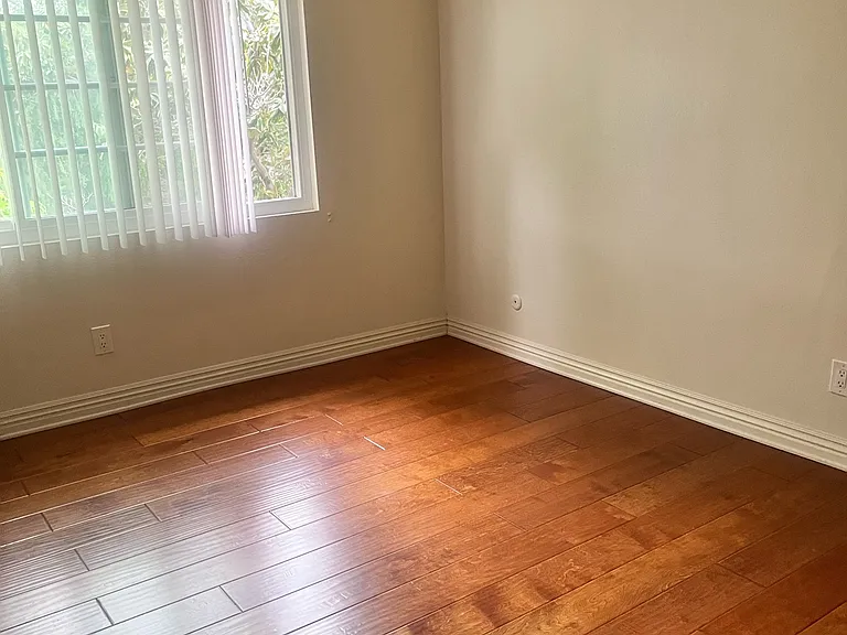 1250 E Corson St #6 — Photo 15