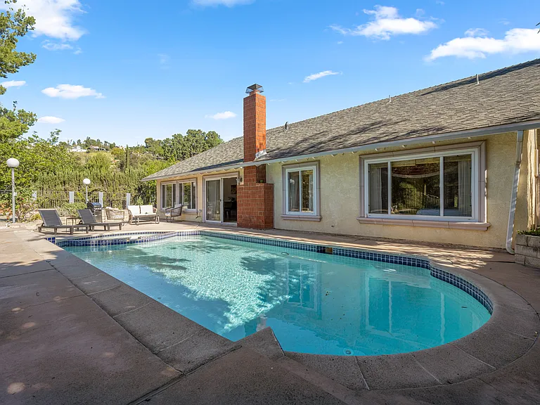 3258 Kirkham Dr — Photo 13
